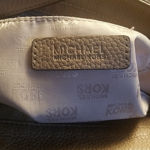 Michael Kors blush colored leather shoulder bag - Picture 6 of 7